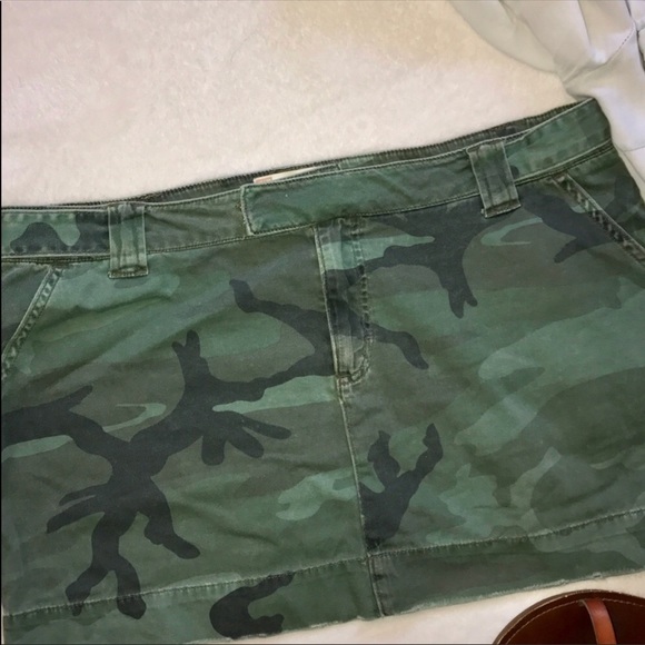 Urban Outfitters Mini Skirt - Picture 2 of 3